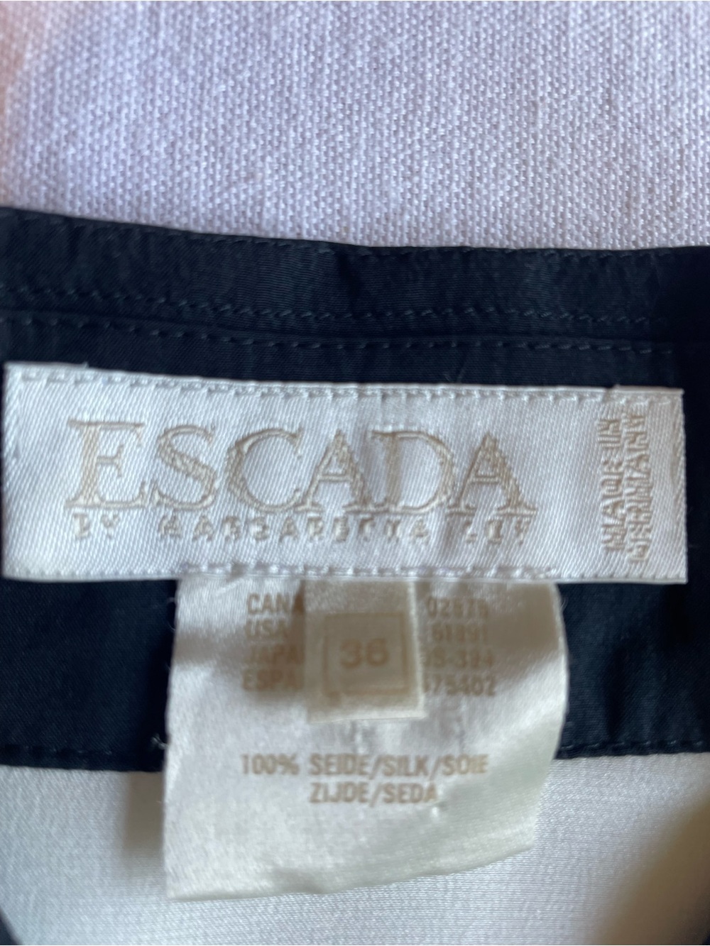 Escada Cream Silk Blouse with Black Collar and Cuffs - Picture 4 of 6
